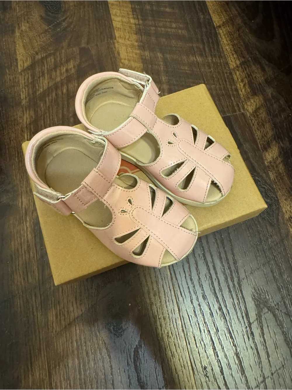 The Children's Place Pink Closed-Toe Hook-and-Loop Sandals- Size 6